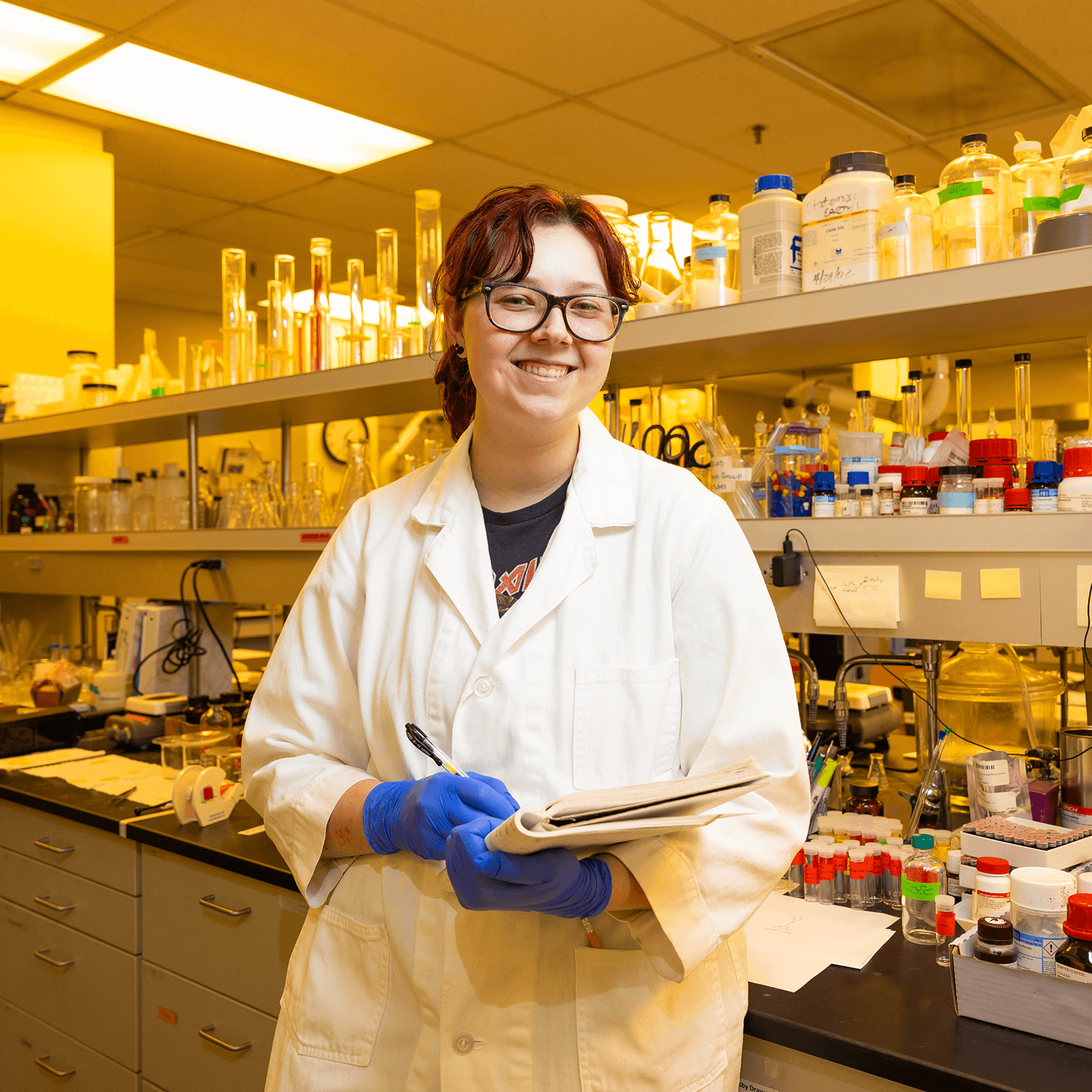 Audience card - student researcher in science lab