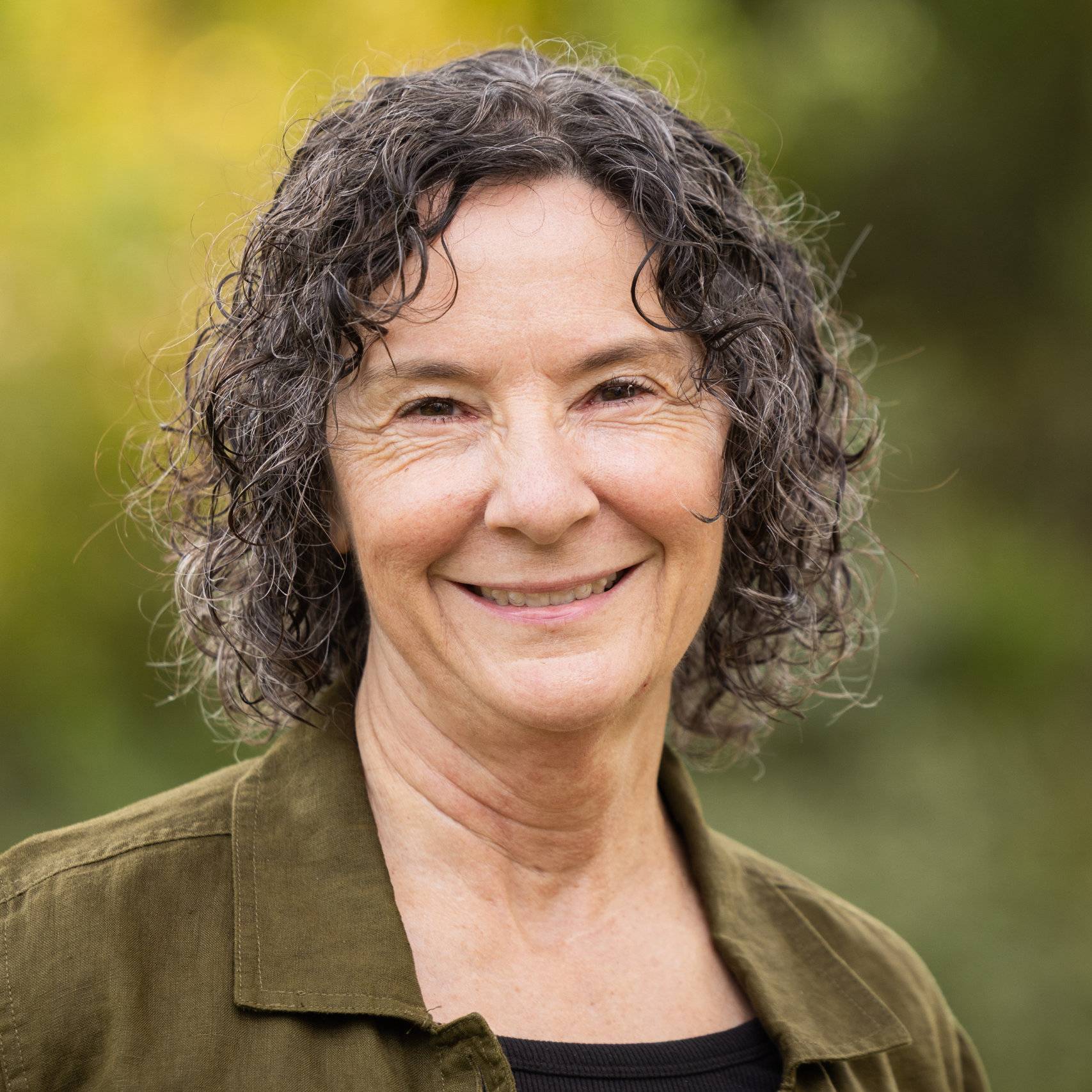 Denise-MacNeil-bio-1707x1707