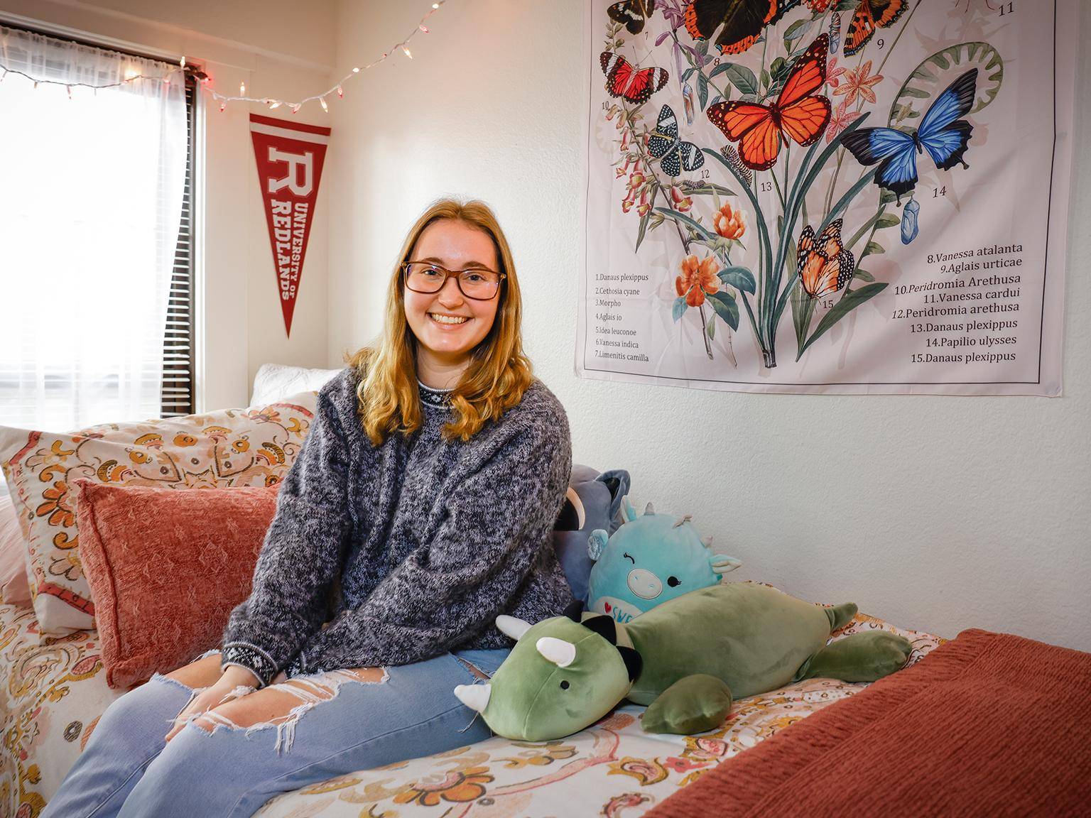 Image card - undergrad student in door room