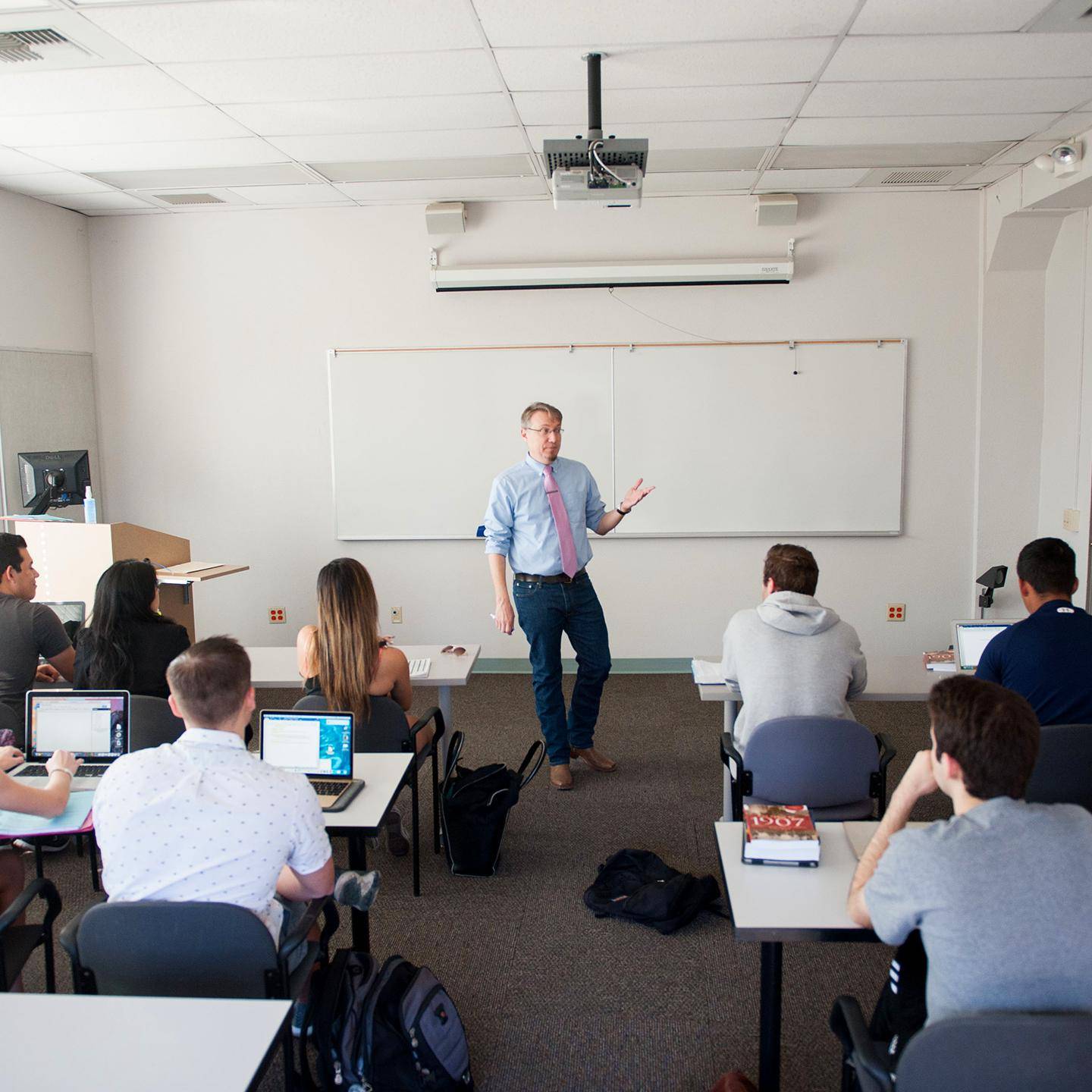 Mutiple media - Professor teaching business management