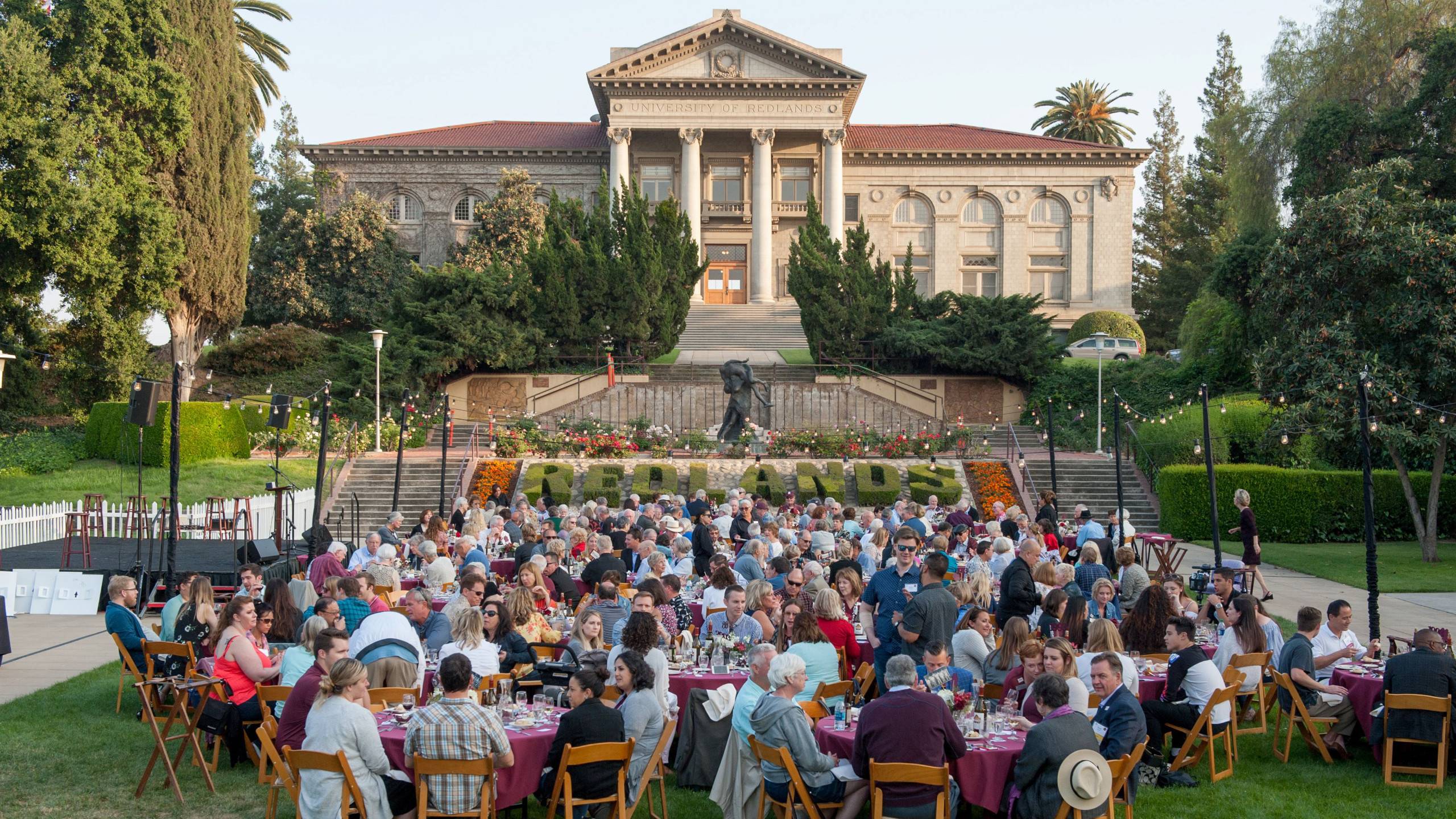 Redlands-Lawn-Event-2560x1440