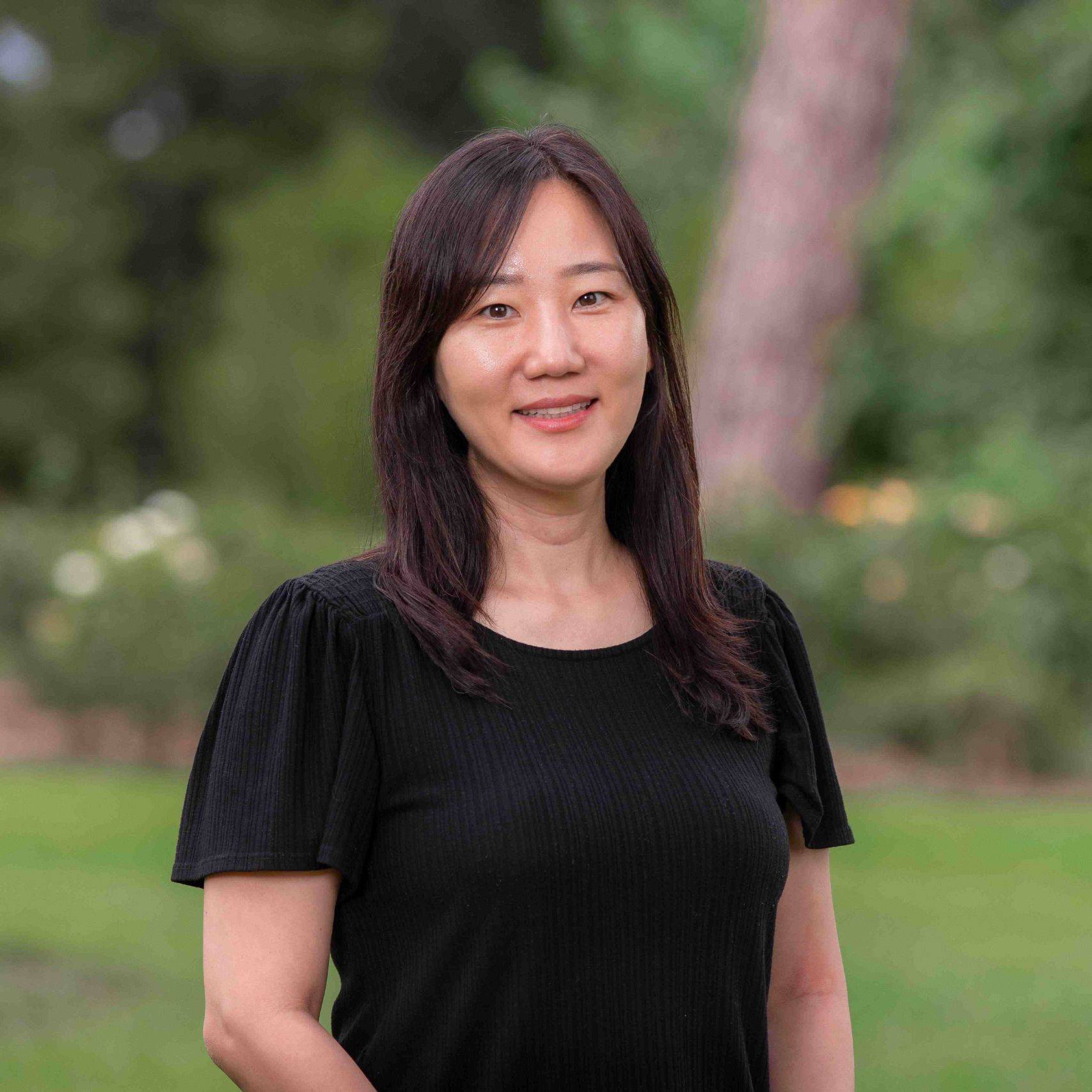 Sujin web headshot