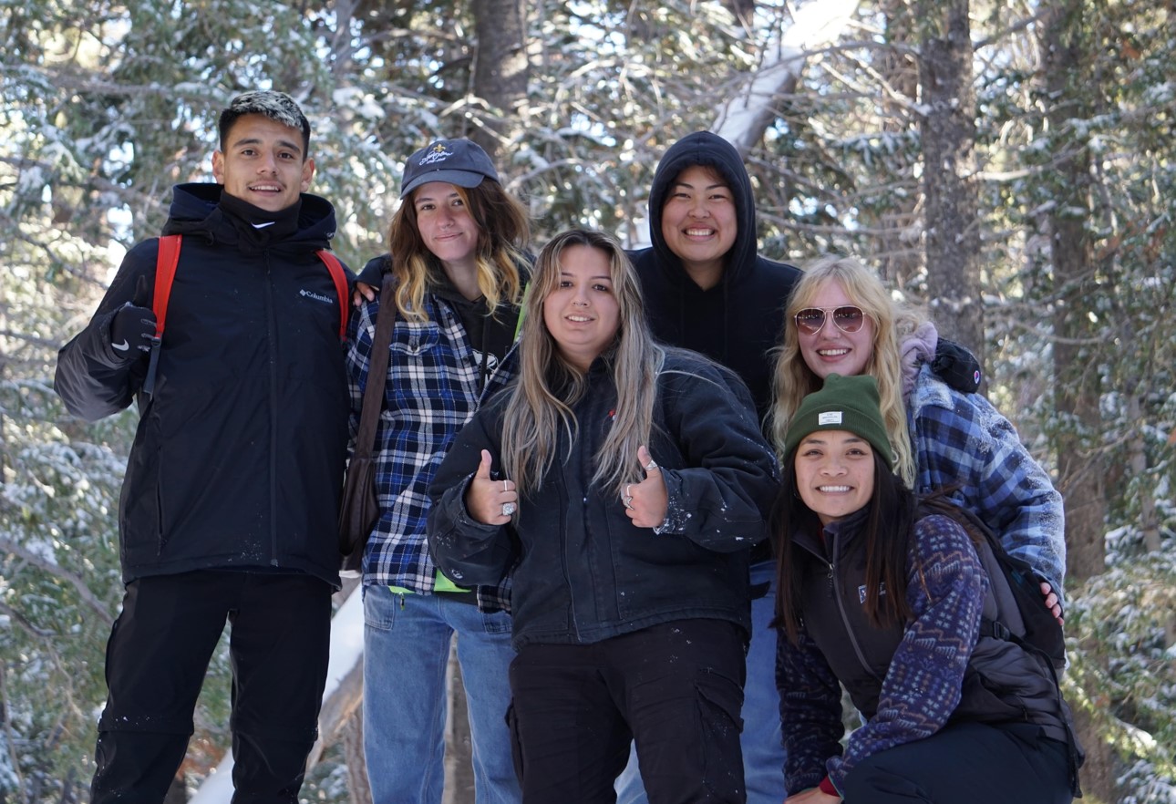 studentsinthefieldpic